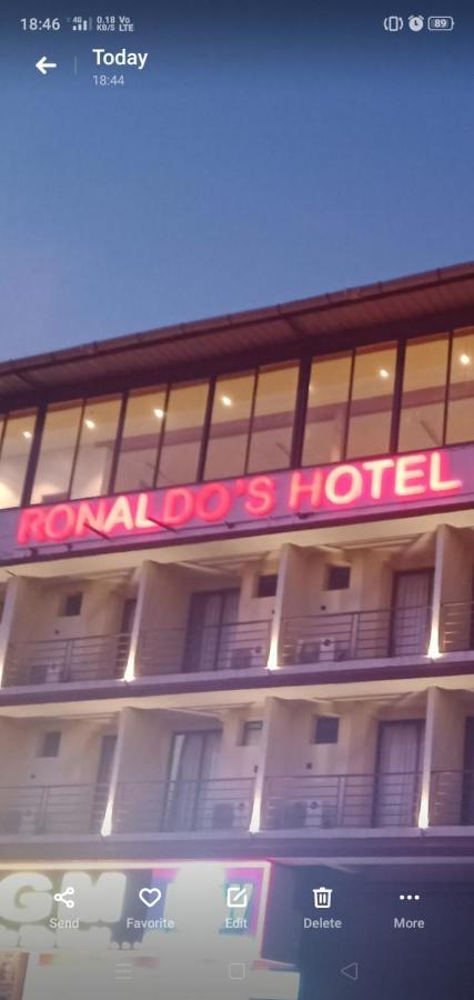 Ronaldos Old Goa Hotel Panaji Luaran gambar
